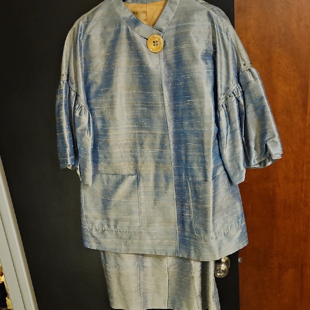 Ellen Tracy Blue and Tan Ensemble